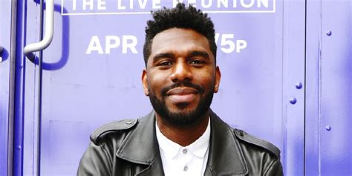 Brett Gray Never Confirmed Gay Speculations & Once Tweeted He Needed a Girlfriend