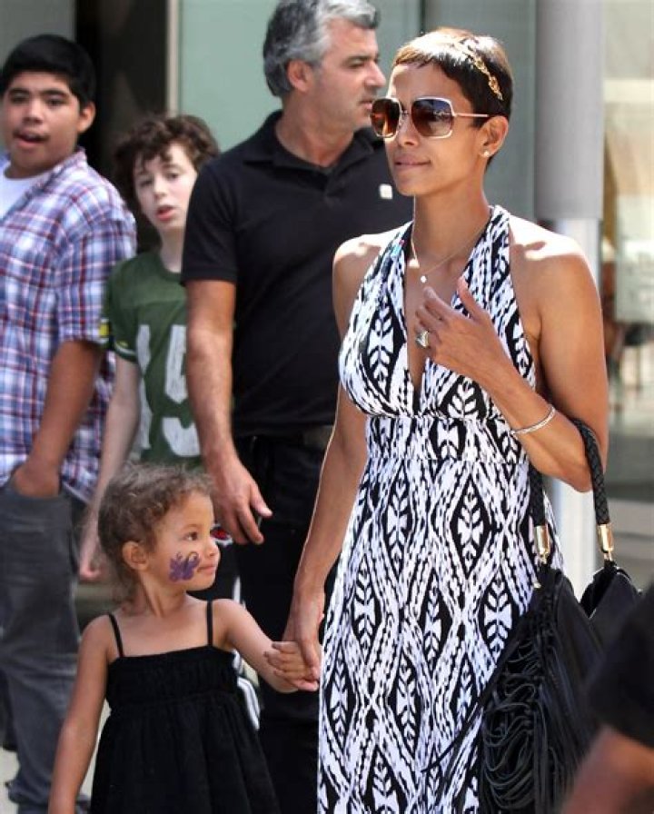 Halle Berry Was Accused of Cutting Ties with Afro-American Family Yet She Considers Her Daughter ‘Black’