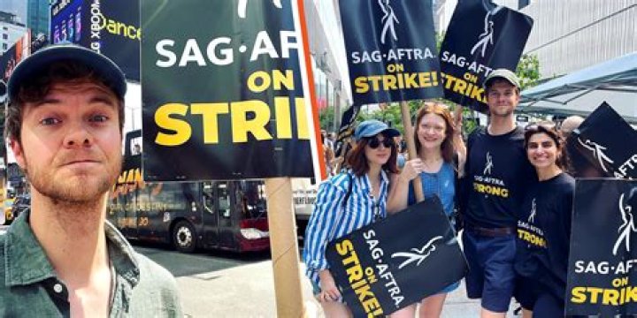 Jack Quaid Praised for Reportedly Being the Only Nepo Baby in NYM's Feature Cover Seen at SAG-AFTRA Picket Lines