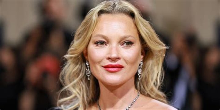 ‘How Old Is She? 90?’: Kate Moss Looks ‘Much Older’ Sans Makeup — People Are Stunned by Her ‘Stained’ Teeth