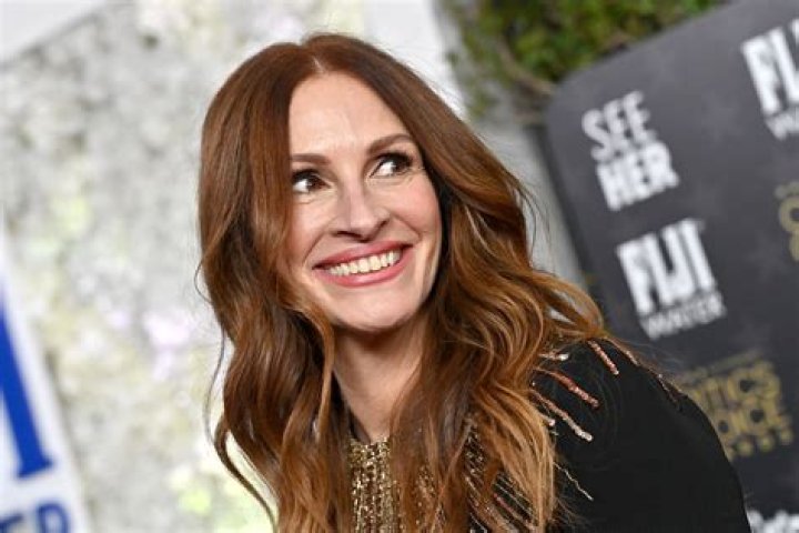 Fans Strongly Reacted to Julia Roberts in a Pink Swimsuit after Becoming Mom of 3