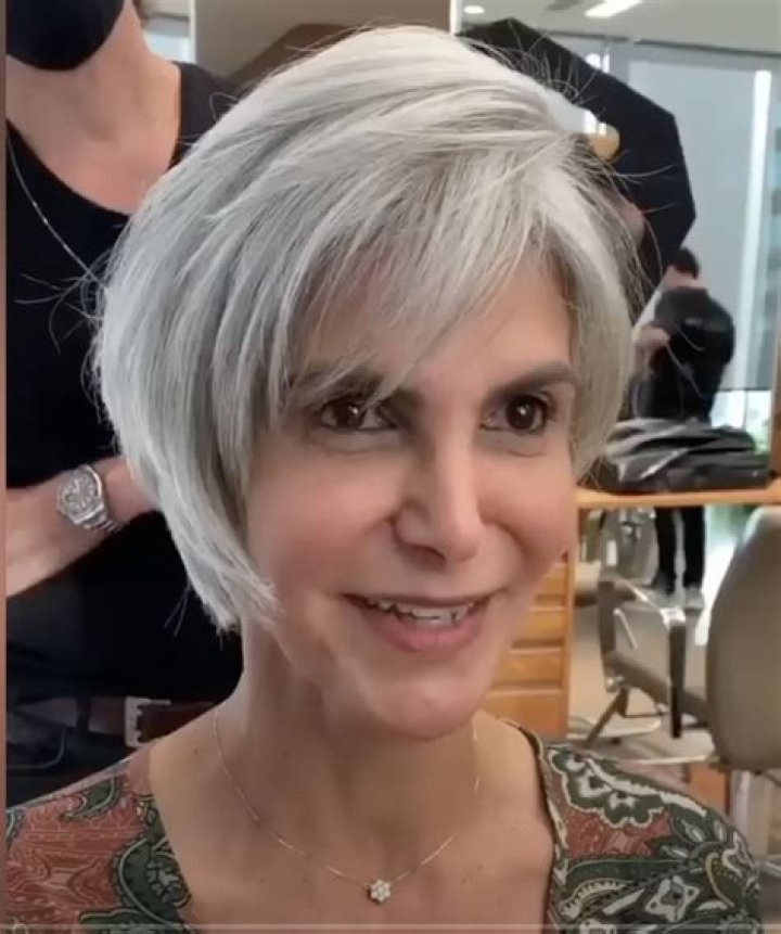 8 Best Haircuts for Gray Hair That Will Make You Look Young & Elegant