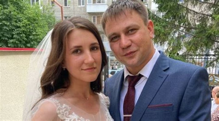 Woman Is Sure Her Husband Died until She Comes across His New Tinder Profile – Story of the Day