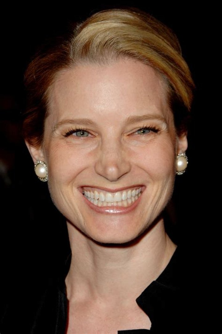 Bridget Fonda’s Recent Appearance Sparks Curiosity among Users: ’What’s on Her Hands?'