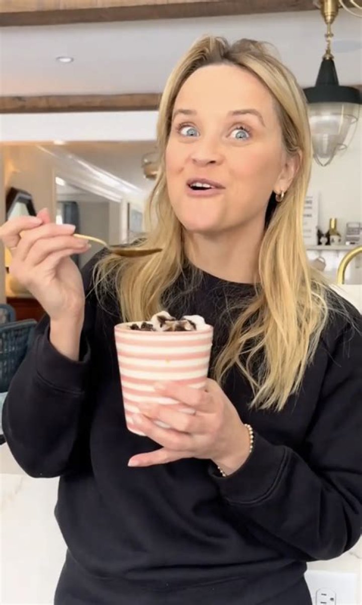Reese Witherspoon Eating Snow from Her Car Sparks Mixed Reactions – Video