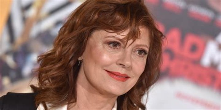 'Wow': Susan Sarandon from 'Thelma & Louise' Rocks Casual Outfit as She Drops by a Burger Joint in Photo