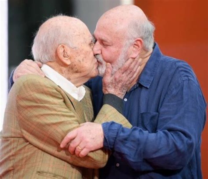 Girl Kisses an Old Man Over a Bet, and He Teaches Her a Lesson the Next Day – Story of the Day