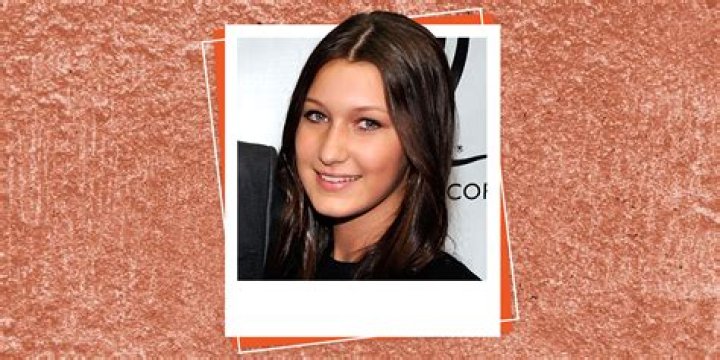 Dad Is Asked Whether He's Babysitting His Baby Girl – Woman's Face Goes 'Ghost White' upon Hearing the Reply