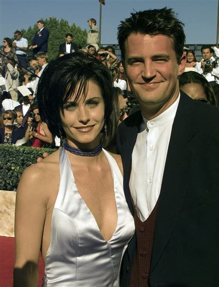 Fans Stunned as Courteney Cox & Her Longtime Partner Are ‘Literally Twins’ in New Valentine’s Day Snap
