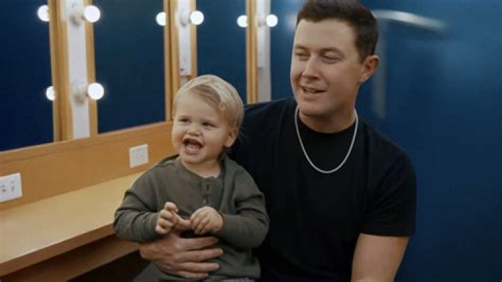 Have you already seen Scotty McCreery’s unbelievable 'Hello Darlin' cover? Be sure to watch