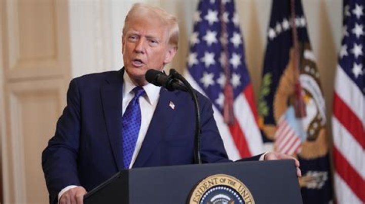 Blake Shelton reportedly threw shade at Miranda Lambert in his recent posts