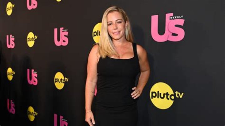 Kendra Wilkinson shares her makeover after split from Hank Baskett in new photos