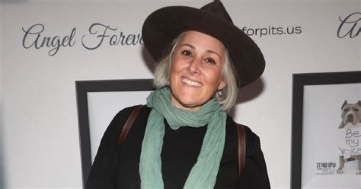 Former talk show host Ricki Lake gets candid about her ex-husband's suicide