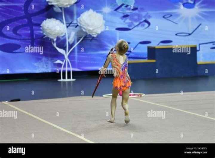 Little girl performs a classic Frank Sinatra song