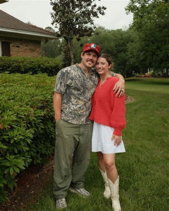 'Duck Dynasty' star Bella Robertson is dating 'Fuller House' star's eldest son, Lev