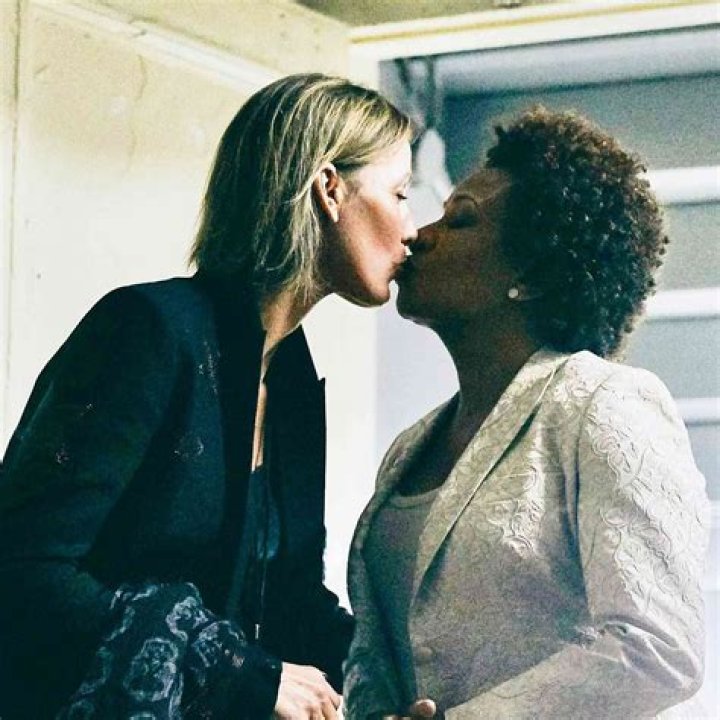 Wanda Sykes lets loose with French wife Alex while jamming to Gloria Estefan's 'Wepa' in fun vid