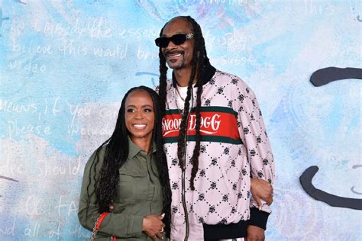 Da Brat posed with famous sister after Snoop Dogg threw a 90s-themed birthday party for her