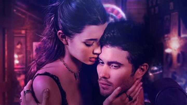 Director of films 'Love at First Bite' and 'Mr. Mom' dies at 85